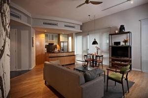 Kuchyň nebo kuchyňský kout v ubytování E&O Residences Kuala Lumpur