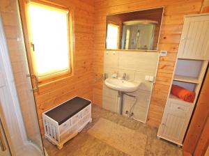 Ein Badezimmer in der Unterkunft Ferienhaus Kleinzerlang SEE 9371