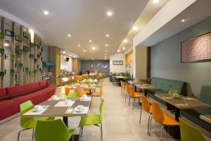 Posezení v ubytování Khas Hotel Pekalongan
