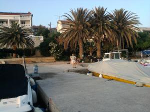 Fotografie z fotogalerie ubytování Apartments and Rooms Vinko v destinaci Barbat na Rabu