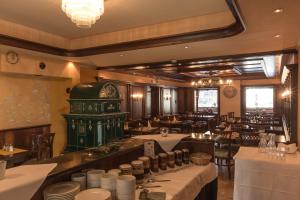 A restaurant or other place to eat at Hotel Kaiservilla