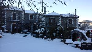 Malevos Traditional Houses зимой