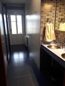 A bathroom at Ultreia Még 30 kép