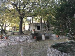 A garden outside La Casa di San Francesco
