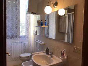 A bathroom at La Casa di San Francesco