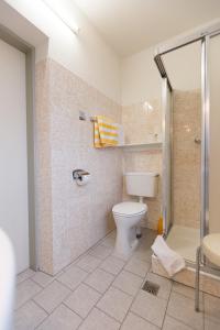 Salle de bains dans l'établissement Appartementhaus Lafenthaler mit kostenlosem Eintritt in Alpentherme