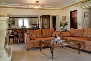 Posezení v ubytování Venetian Shipyard Villa