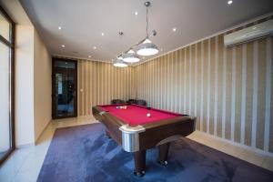 Biliár nebo kulečník v ubytování Hotel Galanta