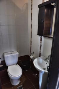 Koupelna v ubytování Sunstone Villas