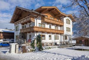 Imagen de la galería de Gästehaus Schneeberger, en Mayrhofen