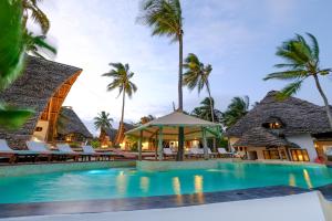 Piscina de la sau aproape de Baladin Zanzibar Beach Hotel