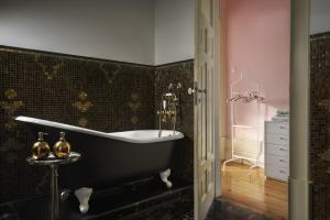 A bathroom at Boavista Eco-Luxury House