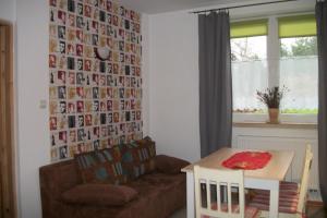 Część wypoczynkowa w obiekcie Domek i Apartamenty Stokrotka