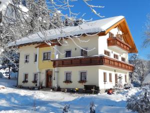 Biobauernhof Poidlbauer durante l'inverno