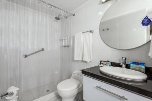 Ванна кімната в Hotel Dann Combeima