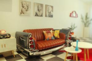 A seating area at Incantevole appartamento anni 50'