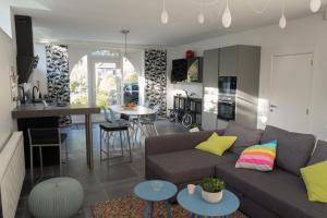 Kuchyň nebo kuchyňský kout v ubytování Loft lumineux Tilff-Liège
