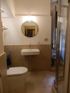 Kúpeľňa v ubytovaní Villa in Private Estate,shared Pool,parking,3km to Ponte Vecchio