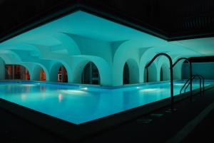 Bazén v ubytování Hotel Mayflower nebo v jeho okolí