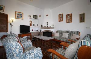 Televízia a/alebo spoločenská miestnosť v ubytovaní Villa Cornocalejo SpainSunRentals 1003