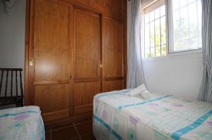 Posteľ alebo postele v izbe v ubytovaní Villa Cornocalejo SpainSunRentals 1003