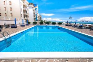 Bazén v ubytování Sea view apartment with swimming pool nebo v jeho okolí