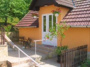 The building in which a vendégházakat is located