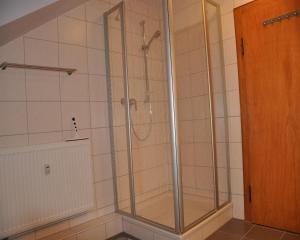 Ένα μπάνιο στο Ferienwohnung Regentalblick +31 φωτογραφίες