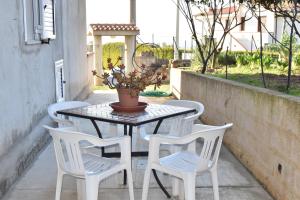 A garden outside Appartamenti Torre