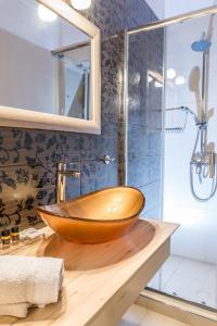 Ένα μπάνιο στο Iliopetra Suites 