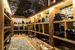 صورة لـ Relais & Châteaux IN LAIN Hotel Cadonau في Brail