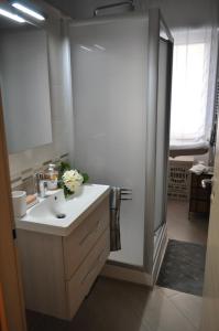 A bed or beds in a room at Sand 228 Home