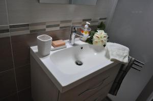 A bathroom at Sand 228 Home