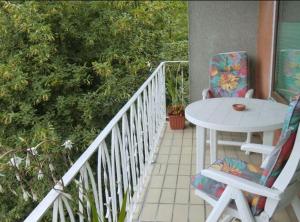Gallery image of Ferienwohnung Angelburg - Marburg Biedenkopf mit Balkon und Badewanne in Gönnern +2 photos