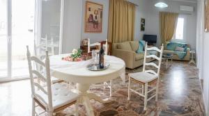 Część wypoczynkowa w obiekcie Heraklion Old Port Apartments