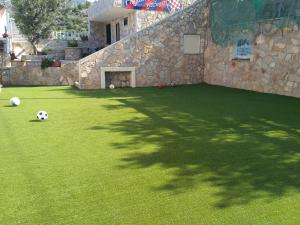 Zahrada ubytování Apartment Igralište Mirakul