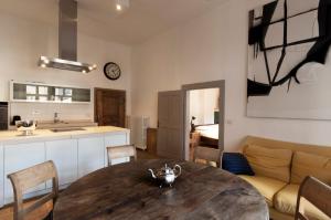 Kuchyň nebo kuchyňský kout v ubytování Residence Fink Central Apartments