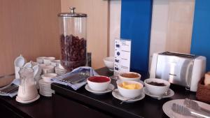 Set per la preparazione di tè e caffè presso Hotel Brothers Solo