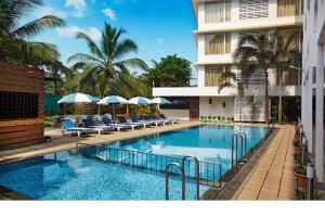 Turtle Beach Resort - Morjim内部或周边的泳池