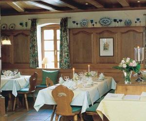 ห้องอาหารหรือที่รับประทานอาหารของ Hotel Kallstadter Hof