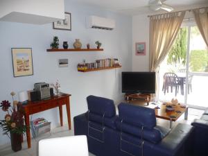 Gallery image of Aurora Townhouse - Complimentary Paphos Airport Transport in Paphos City