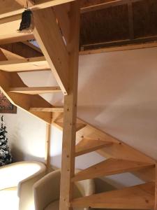 Łóżko lub łóżka piętrowe w pokoju w obiekcie Leśny Dwór