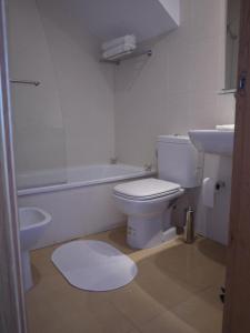 A bathroom at Apartment 316 Condado De Alhama