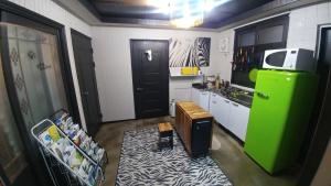 Köök või kööginurk majutusasutuses Dalbit stay Seodaejeon