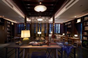 Thư viện trong khách sạn