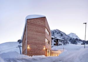 WarthsAp Apartmenthaus v zime