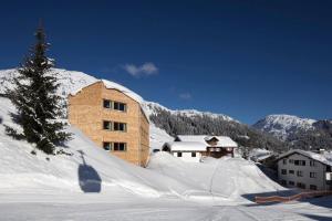 WarthsAp Apartmenthaus v zime