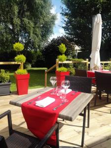 Zahrada ubytování Hôtel Le Gue Du Holme