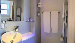 Ένα μπάνιο στο A Room With A View
