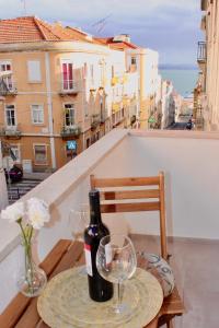 リスボンにあるRiver View Balcony - Historic Center !のワイン1本(グラス2杯付)